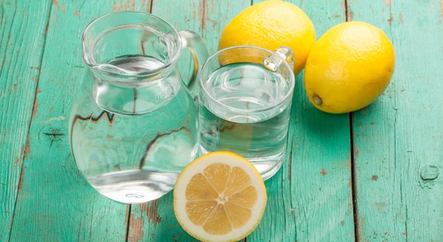 6 benefits to drink warm lemon water when you wake up