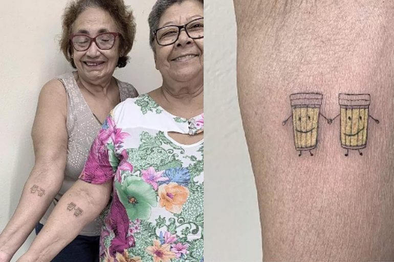 Elderly women make tattoos of beer glasses to celebrate 30 years of friendship