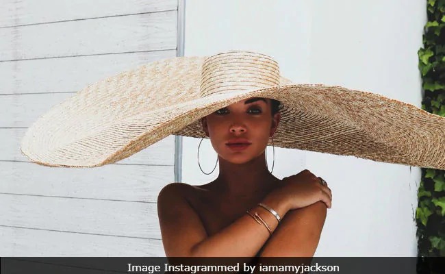 Amy Jackson poses topless, captures the beauty of the 33rd week of pregnancy